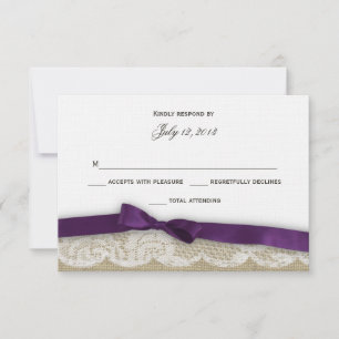 Dentelle romantique et réponse violette foncée