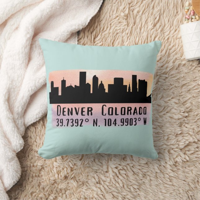 Denver CO City Skyline Latitude und Länge Kissen (Decke)