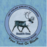 Der 1. Polar Airlift-Sqdn des Weihnachtsmanns - ge Fotoskulptur Magnet<br><div class="desc">Die neue Version des mythischen 1. Polar Airlift-Squadron, dem die acht Rentiere des Weihnachtsmanns zugeordnet sind, ist mit den Nachtoperationen, arktisch/polblau, gedämpft, getarnt und getarnt. Dasher, Dancer, Prancer, Vixen, Comet, Cupid, Donner und Blitzen sind dabei. Ein Rentier (Karibu) erscheint in einem blauen Ring. Textlesen, "1ST POLAR AIRLIFT SQUADRON" und das...</div>