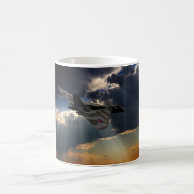 Der abschließende Flug XH558 Kaffeetasse (Mittel)