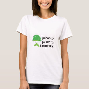 Der angepasste T - Shirt der Frauen