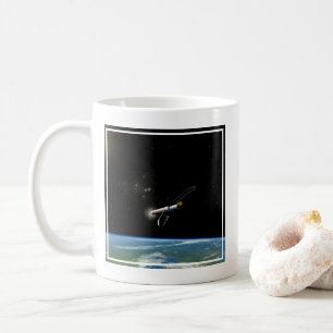 Der Atlas V541 startet im Orbit. Kaffeetasse