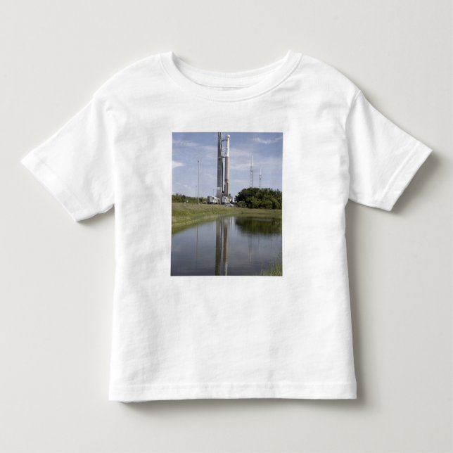 Der Atlas V/Centaur kommt auf der Startcompl an Kleinkind T-shirt (Vorderseite)