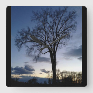 Der Baum an der doppelten Wall-Uhr Quadratische Wanduhr
