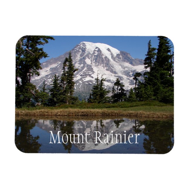 Der Berg Rainier spiegelt sich im Bergsee wider Magnet (Horizontal)