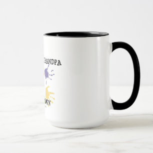 Der beste Großvater der Welt übergibt unten Tasse