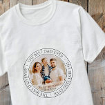 Der beste Vater aller Zeiten - Klassisches Foto T-Shirt<br><div class="desc">Dieses einfache und klassische Design besteht aus Serifentypografie und fügt ein benutzerdefiniertes Foto hinzu. "Der beste Vater aller Zeiten" umkreist das Foto deines Vaters,  Vaters,  Papas etc.</div>