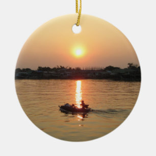 Der Chao Phraya Sonnenuntergang… Ayutthaya, Keramikornament