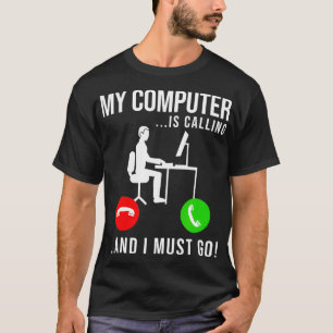 Der Computer ruft Code Developer Computer unter T-Shirt