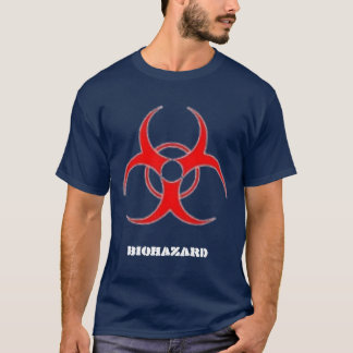 Der dunkle T - Shirt der Männer