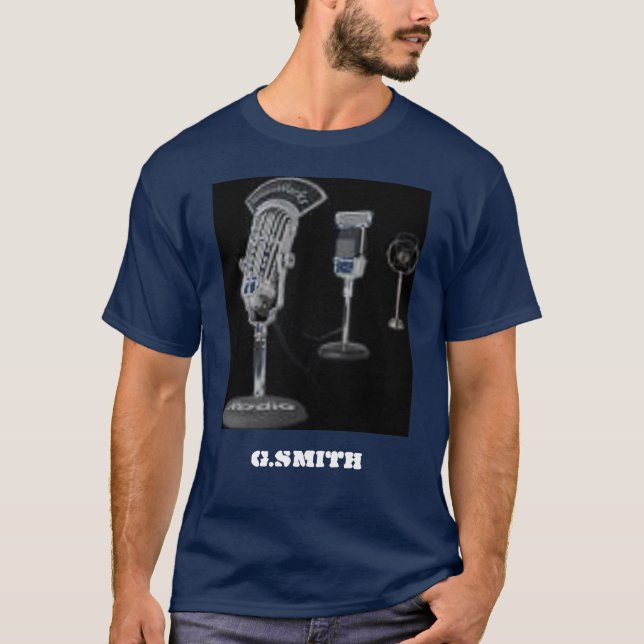 Der dunkle T - Shirt der Männer (Vorderseite)