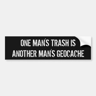 DER EIN ABFALL DES MANNES IST DAS GEOCACHE EINES AUTOAUFKLEBER