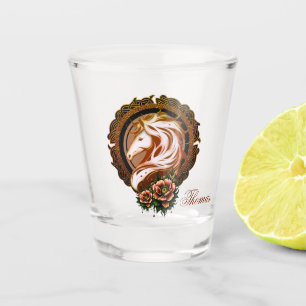 Der elegante Pferdekopf mit Blume geschmückt. Schnapsglas