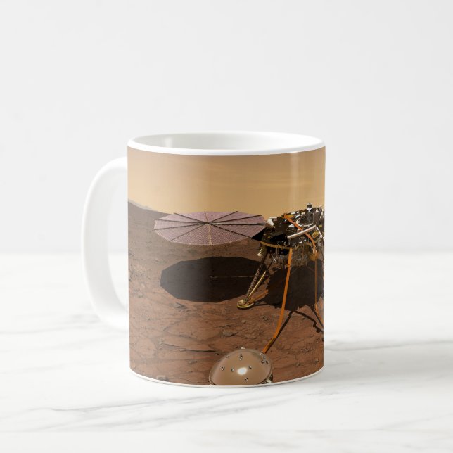 Der Erkennungsleuchter, der auf der Oberfläche von Kaffeetasse (Vorderseite Links)