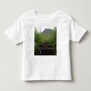 Der erste Schritt lädt zum Wandern ein Kleinkind T-shirt