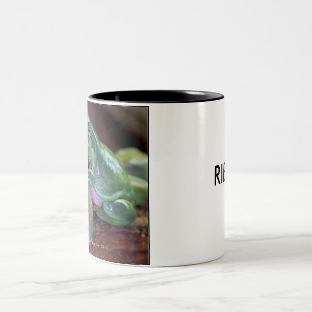 Der fantastische pummelig Frosch Zweifarbige Tasse (Mittel)
