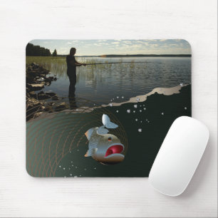 Der Fischer ​ ​ ​ ​ ​ ​. Glückliches Angeln Mousepad