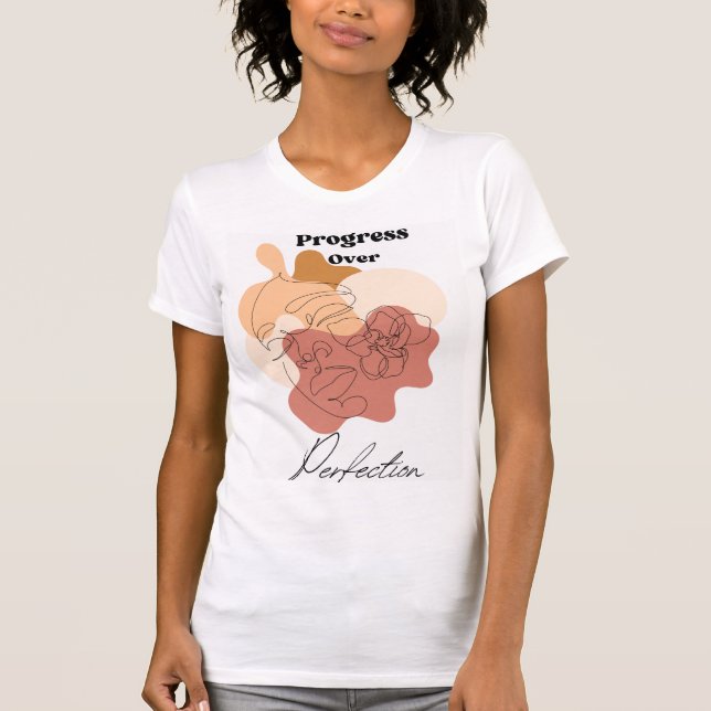 Der Fortschritt moderner schicker Frauen bei der P T-Shirt (Vorderseite)