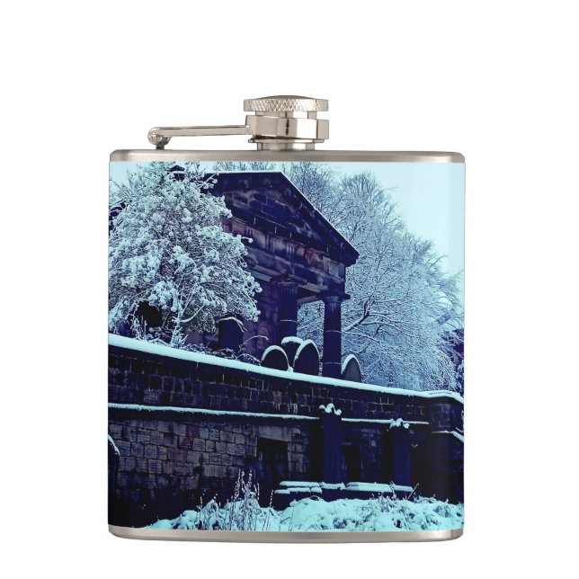 Der Friedhof im Schnee Flachmann (Vorderseite)
