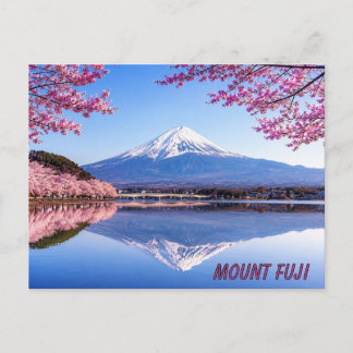 Der Fuji umgeben von blühenden Kirschblüten Postkarte