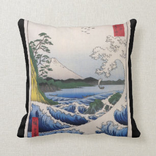 Der Fujisan sah vom Wasser circa 1800's an Kissen