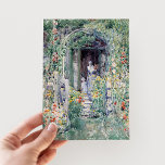Der Garten in seiner Herrlichkeit | Childe Hassam Postkarte<br><div class="desc">Der Garten in seiner Pracht (1892) | Originelle Kunstwerke des amerikanischen Impressionisten Childe Hassam (1859-1935). Das Werk zeigt abstrakte Figuren,  die in einem schönen,  grünen Garten mit Blume stehend sind. Verwenden Sie die Entwurfstools,  um einen benutzerdefinierten Text hinzuzufügen oder das Bild zu personalisieren.</div>