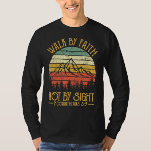 Der Glaube geht nicht Christlich durch die Bibel. T-Shirt