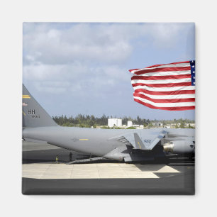 Der Globemaster III der C-17 sitzt auf der Fluglin Magnet