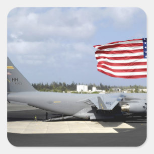 Der Globemaster III der C-17 sitzt auf der Fluglin Quadratischer Aufkleber