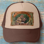 Der größte Vater der Baumwelt OAX1 Truckerkappe<br><div class="desc">Die Malerei "Tree of Tule Oaxaca OAX1" Kollektion Design aus meinem Gemälde "Tree of Tule Oaxaca OAX1", das den Tule-Tree oder El Árbol del Tule einnimmt, ist ein Zypressenbaum von Montezuma auf dem Grundstück einer Kirche in Santa María del Tule im mexikanischen Staat Oaxaca. Ich ging zu diesem wunderschönen Baum,...</div>