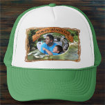 Der größte Vater der Welt, South 0365 Truckerkappe<br><div class="desc">Malerei "River South 0365" Kollektion Mit Blick auf den größten Vater der Welt, und behalt die Sonne aus den Augen? Dieser Hut ist der perfekte Weg, um diesen Bedürfnissen und mehr gerecht zu werden. Passen Sie die Vorderseite an und erstellen Sie ein unverzichtbares Accessoire, das Sie nie verlassen haben! Personalisieren...</div>