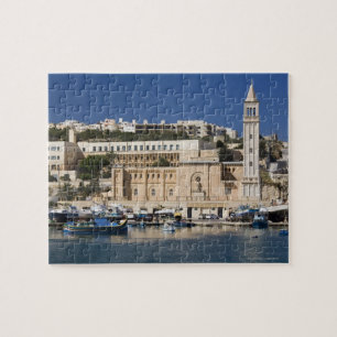 Der Hafen und die Kirche in Marsaskala am