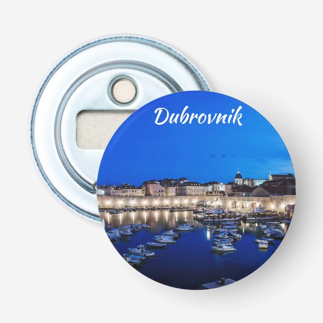 Der Hafen von Dubrovnik und die nachts beleuchtete Flaschenöffner (Vorderseite)