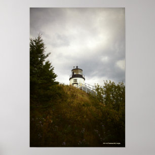 Der Hauptleuchtturm der Eule an einem bewölkten Poster