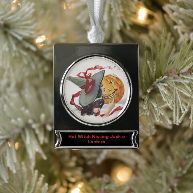 Der Hexenkuss: eine Kürbislaterne zu Halloween Banner-Ornament Silber (Baum)