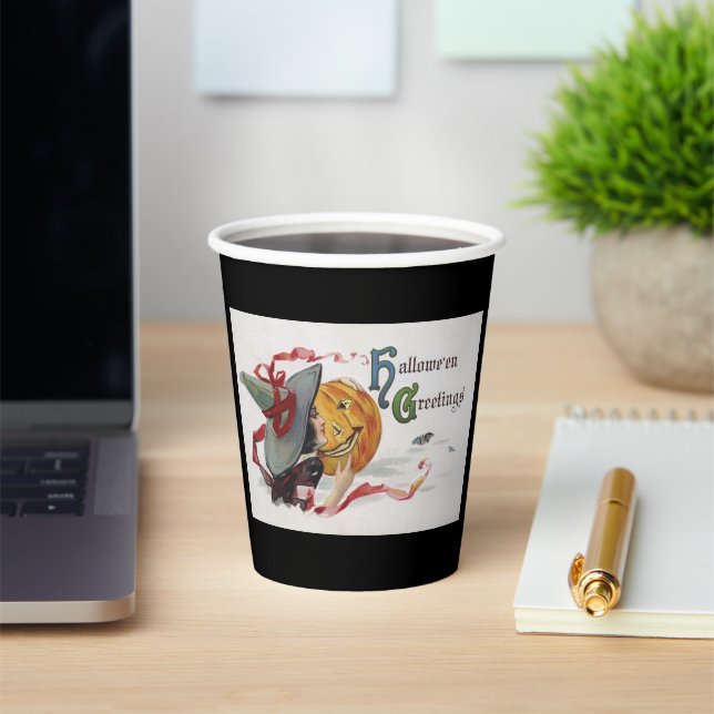 Der Hexenkuss: eine Kürbislaterne zu Halloween Pappbecher (InSitu)