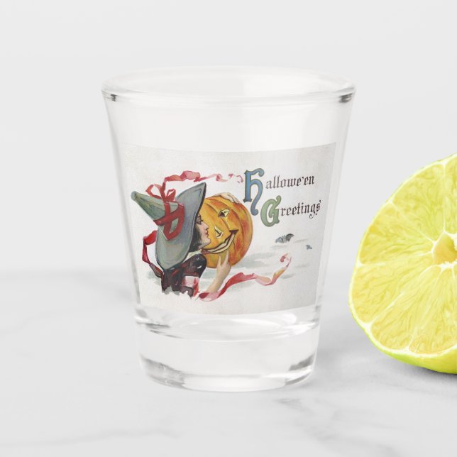 Der Hexenkuss: eine Kürbislaterne zu Halloween Schnapsglas (Vorderseite)