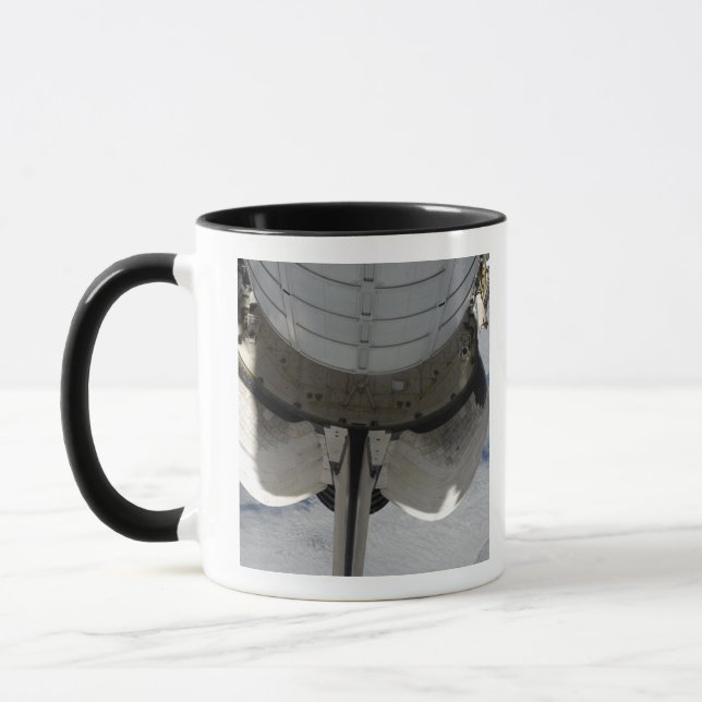 Der hintere Teil des Space Shuttle Endeavour 2 Tasse (Links)