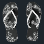 Der Hochzeits-Empfang drehen Reinfälle um, die | Flip Flops<br><div class="desc">Ein niedlicher Gastbevorzugungszusatz zu Ihrem Bestimmungsortstrand- oder Poolsidehochzeits-Empfang! Lassen Sie Ihre Damengäste die Nacht weg in diesen bequemen "Tanzenschuhen" tanzen umdrehen Reinfälle. Legen Sie die umgedrehtereinfälle in einen Korb neben dem Tanzboden. Beispielfarbe wird in Schwarzweiss gezeigt - Klicken "fertigt es" zur Änderungsfarbe besonders an. Ein schönes weißes Blumenmuster, lässt diese...</div>