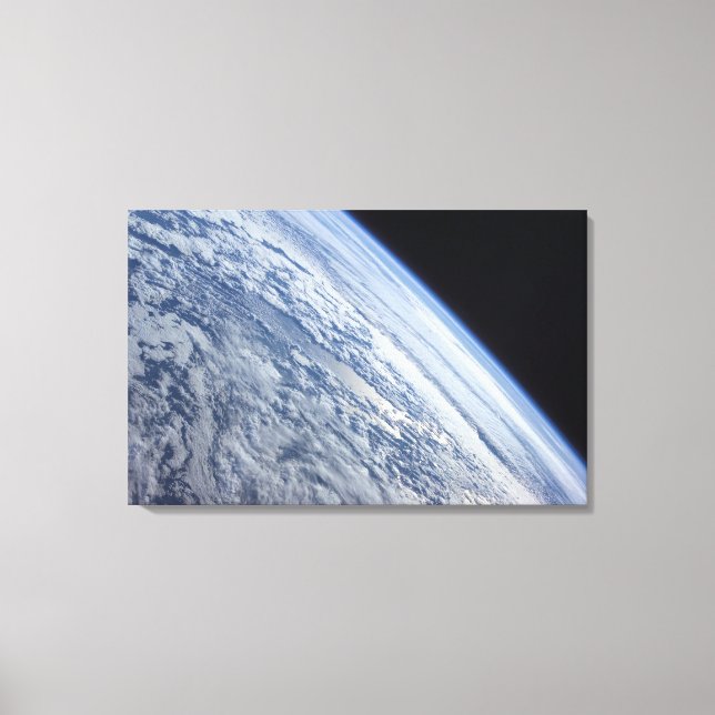 Der Horizont der Erde gegen die Schwärze des Weltr Leinwanddruck (Vorderseite)