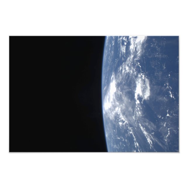 Der Horizont der Erde und die Schwärze des Weltrau Fotodruck (Vorne)