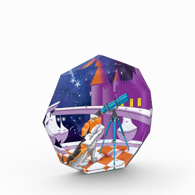 Der Hund schaut durch das Teleskop Fotoblock (Links)