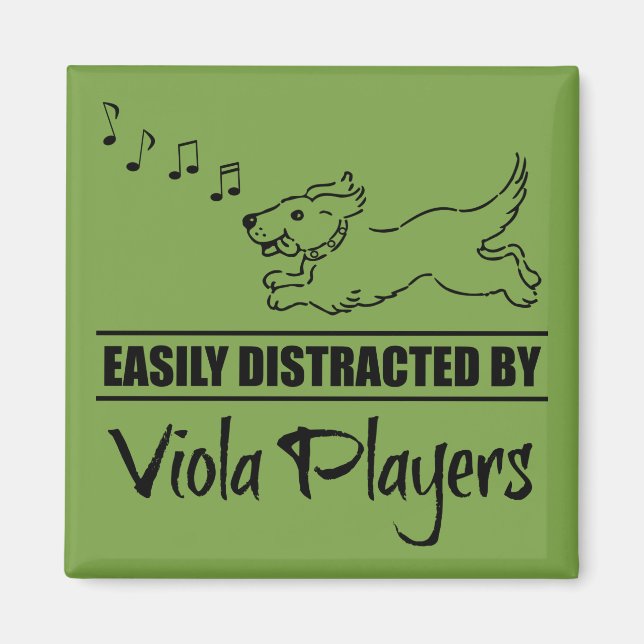 Der Hund wird von Viola Players leicht abgelenkt Magnet (Vorne)