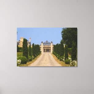 Der imposante Eingang des Chateau Haut Sarpe, Leinwanddruck