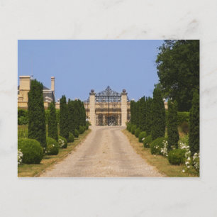 Der imposante Eingang von Chateau Haut Sarpe, der Postkarte