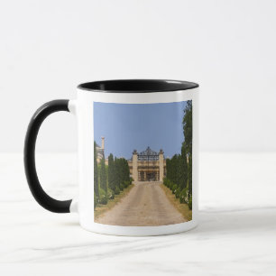 Der imposante Eingang von Chateau Haut Sarpe, der Tasse