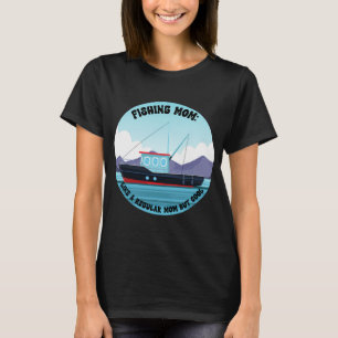 Der Junge und die Katze segeln in einem Boot und f T-Shirt