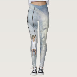 Der kleine Junge schwingt vom Mann auf dem Mond Leggings