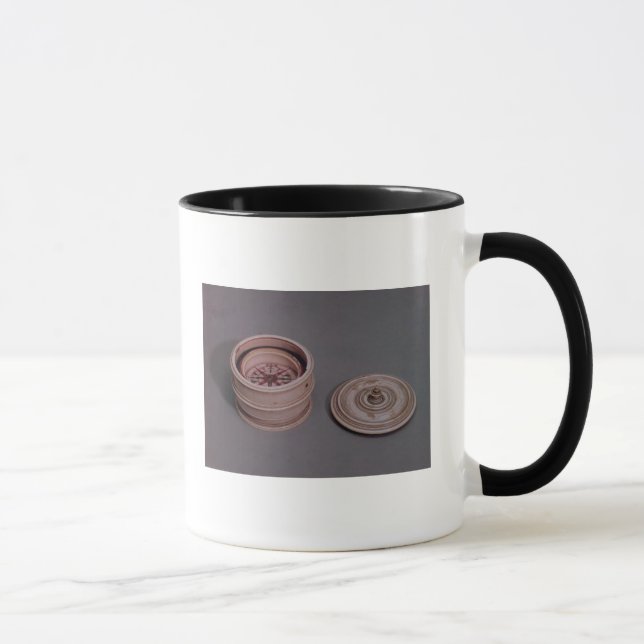 Der Kompass des Seemannes in einem Elfenbeinkasten Tasse (Rechts)
