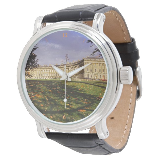 Der Königliche Halbmond Armbanduhr (Schrägansicht)